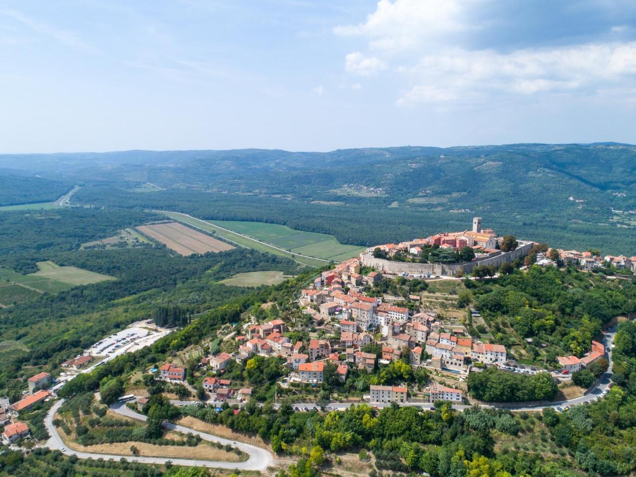 Casa Rossa Motovun Hotel Eksteriør billede